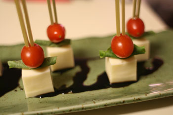 gnf_recipe_CherryTomatoBasilSkewers